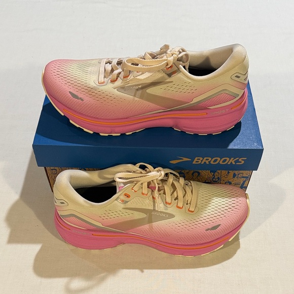 Brooks Ghost 15 Grey Coconut Fuchsia Women’s Asst Sizes Km - Picture 1 of 4